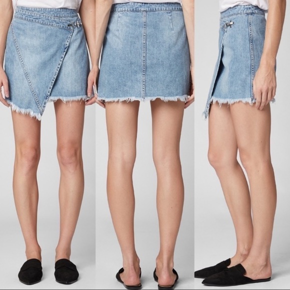 BLANK NYC Little Secret Denim Mini Skirt Raw Hem - Picture 1 of 8